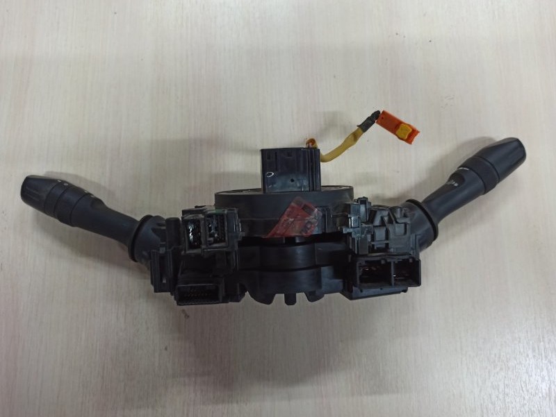 Подрулевой переключатель Corolla 2016 E180 1ZRFE