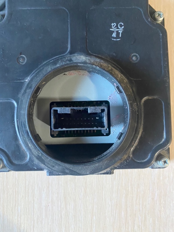 Блок управления фарой правый Toyota Rav 4 XA50 Блок управления фарой правый Toyota Rav 4 XA50