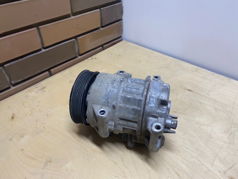 Компрессор кондиционера Toyota Rav 4 2021 XA50 8831042560 контрактная