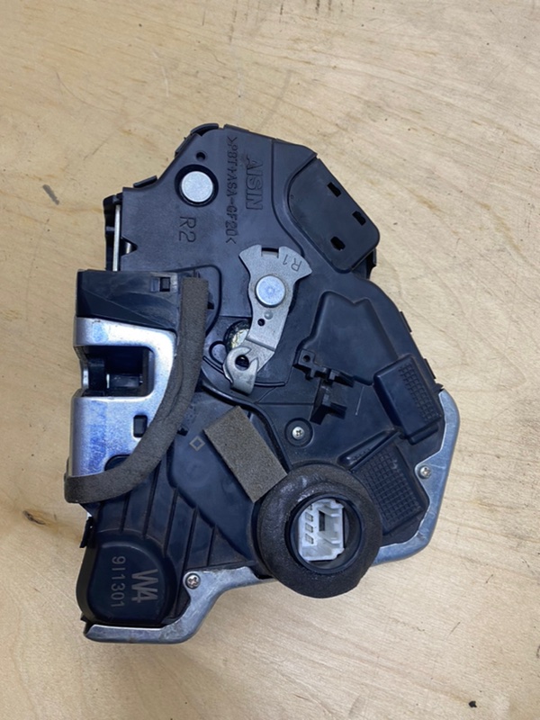 Замок двери передний правый Rav 4 2012-2019 Замок двери передний правый Rav 4 2012-2019