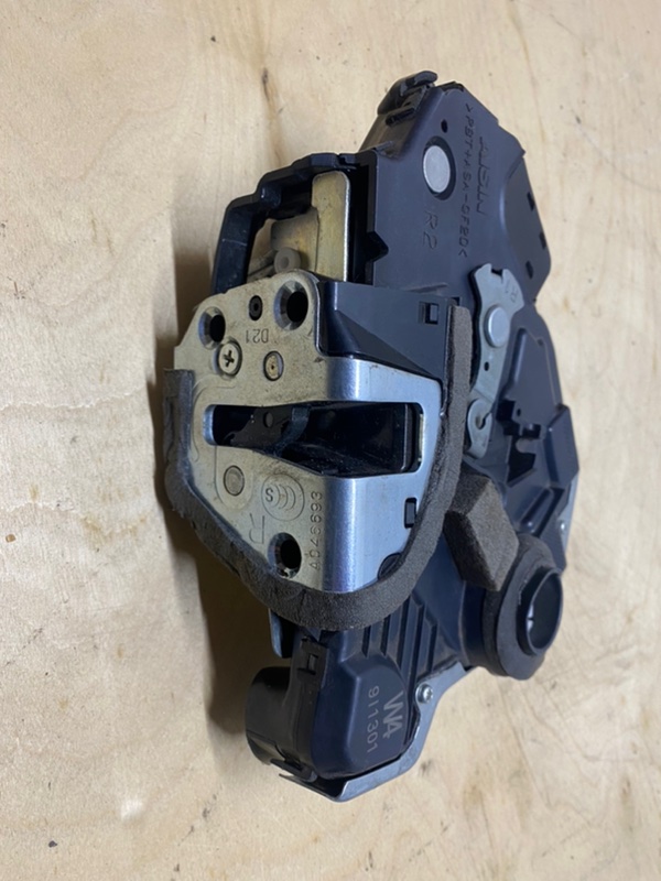 Замок двери передний правый Rav 4 2012-2019 Замок двери передний правый Rav 4 2012-2019