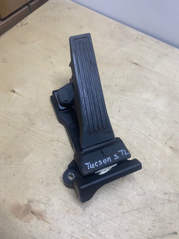 Педаль газа Hyundai Tucson 2019 TL 2.0 D4HA 32700C5120 Б/У