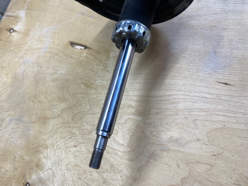 Стойка подвески передняя левая Rav 4 2000-2005 XA20 Стойка подвески передняя левая Rav 4 2000-2005 XA20