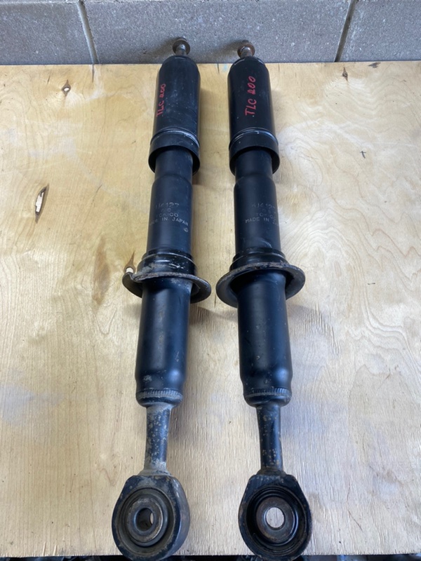 Запчасть амортизатор передний Toyota Land Cruiser 200 U4127 Б/У Амортизатор передний Toyota Land Cruiser 200 U4127 Б/У
