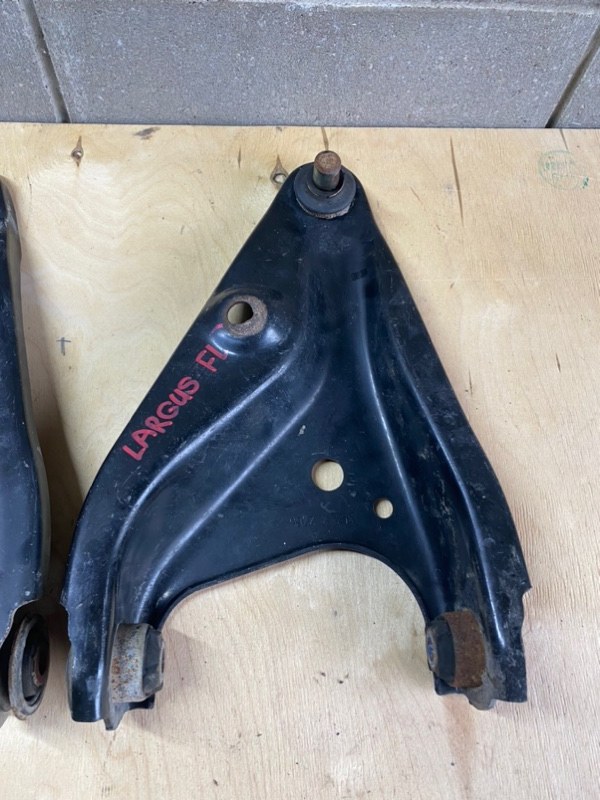 Рычаг подвески передний левый Largus