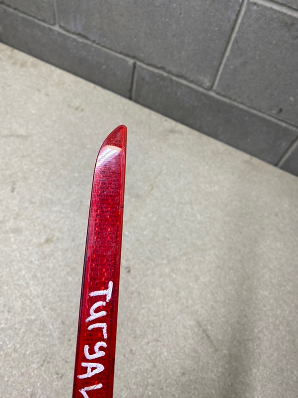 Катафот бампера задний левый Tiguan 5N1 2.0 CAW