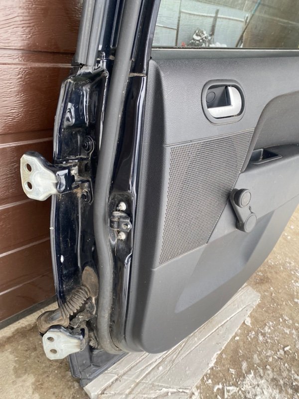 Дверь задняя правая Fiesta 2008 MK5 Дверь задняя правая Fiesta 2008 MK5