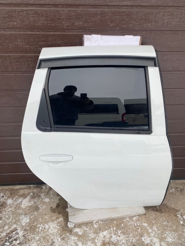 Дверь задняя правая Renault Duster 2017 HSA K9K 858 1.5 821007807R контрактная