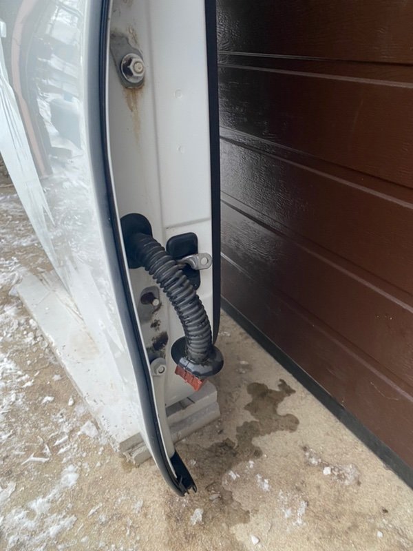 Дверь задняя правая Duster 2017 HSA K9K 858 1.5