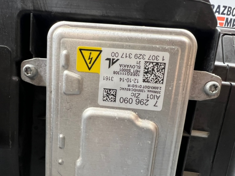 Фара ксеноновая передняя правая 320D 2014 F30 F31 N47N