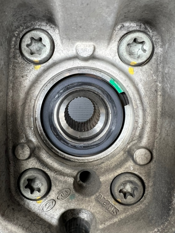 Поворотный кулак передний правый Sorento 2025 MQ4 D4HE Поворотный кулак передний правый Sorento 2025 MQ4 D4HE