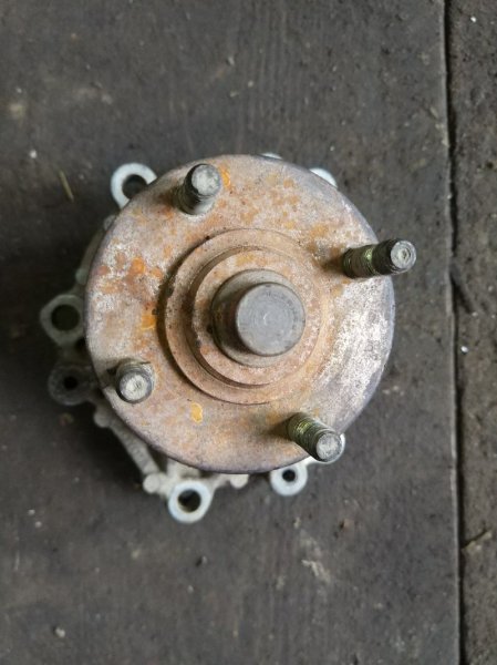 Помпа Toyota Dyna 3L 1996 Помпа Toyota Dyna 3L 1996