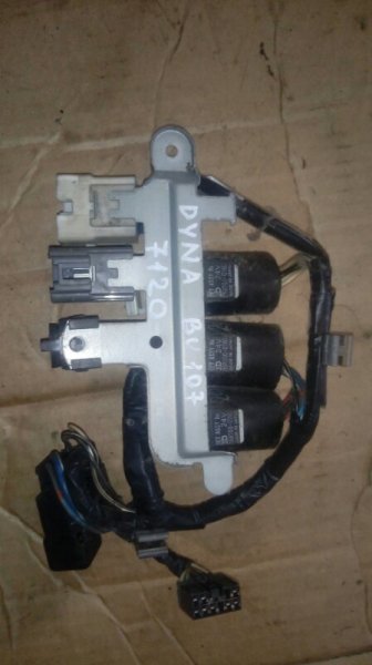 Реле Toyota Dyna BU107 15B Реле Toyota Dyna BU107 15B