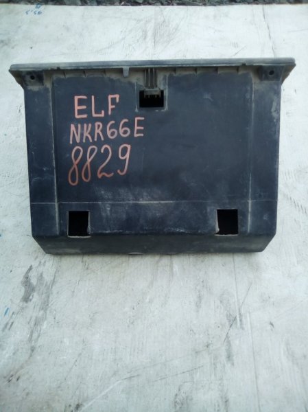Бардачок Isuzu Elf NKR66E Бардачок Isuzu Elf NKR66E