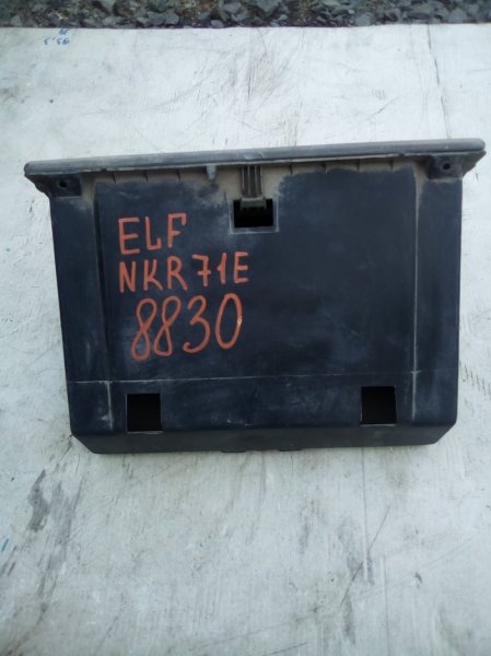 Бардачок Isuzu Elf NKR71E Бардачок Isuzu Elf NKR71E