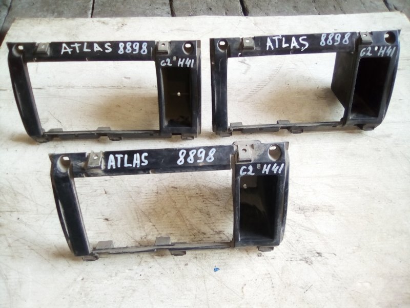 Консоль Nissan Atlas G2H41 Консоль Nissan Atlas G2H41