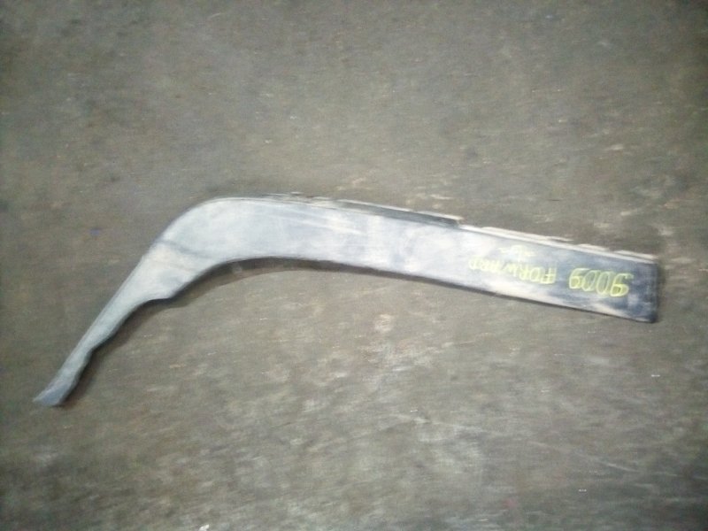 Накладка Isuzu Forward левая Накладка Isuzu Forward левая