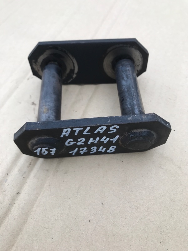 Серьга рессорная Nissan Atlas G2H41 FD42 1992 задняя