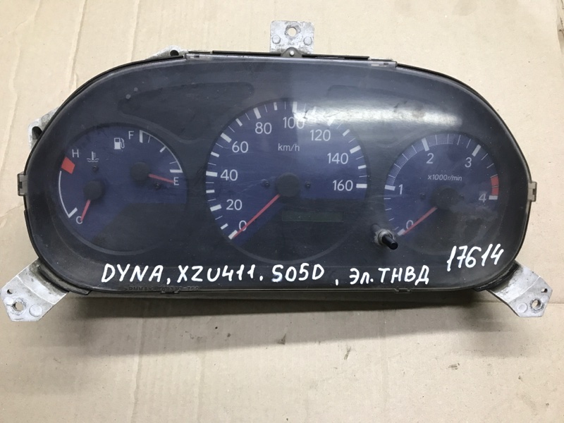Щиток приборов Toyota Dyna XZU411 S05D