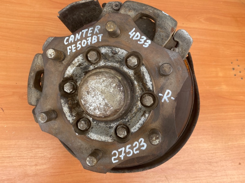 Ступица передняя правая Mitsubishi Canter 1997 FE507BT 4D33 Б/У