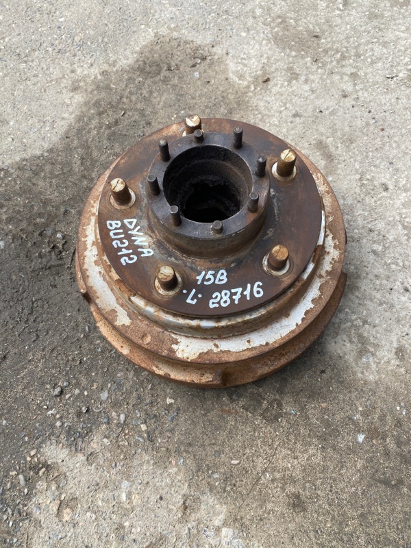 Ступица задняя левая Toyota Dyna 1996 BU212 15B Б/У