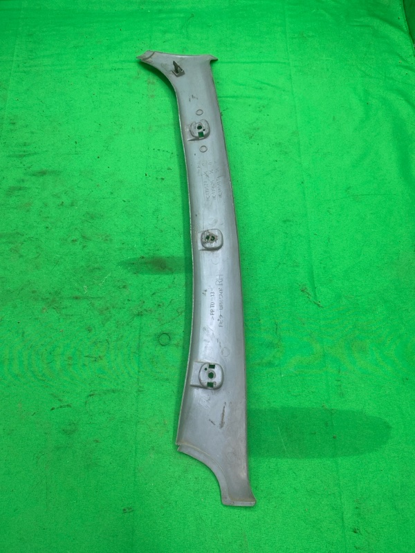 Накладка правая Mitsubishi Canter FE507B 4D33