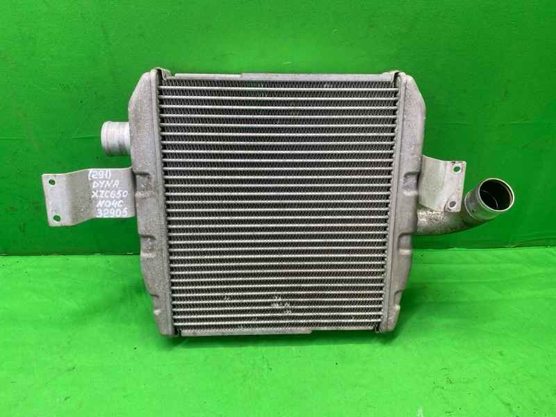 Запчасть интеркулер Toyota Dyna 2014 XZC605 N04C контрактная Интеркулер Toyota Dyna 2014 XZC605 N04C контрактная