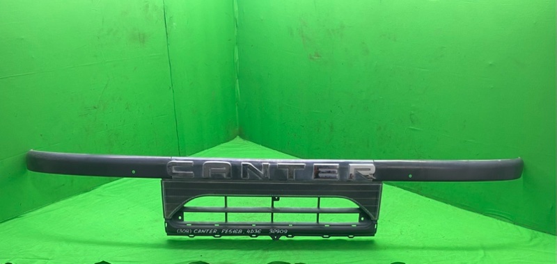 Запчасть решетка радиатора Mitsubishi Canter 1997 FE516B 4D36 контрактная Решетка радиатора Mitsubishi Canter 1997 FE516B 4D36 контрактная