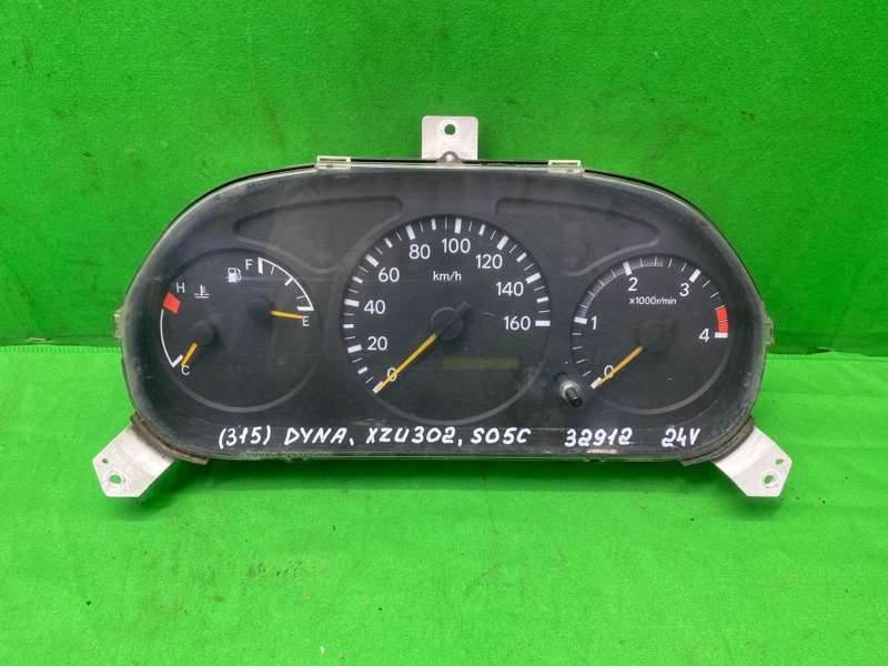 Панель приборов Toyota Dyna 2002 XZU302 83800-37610 контрактная