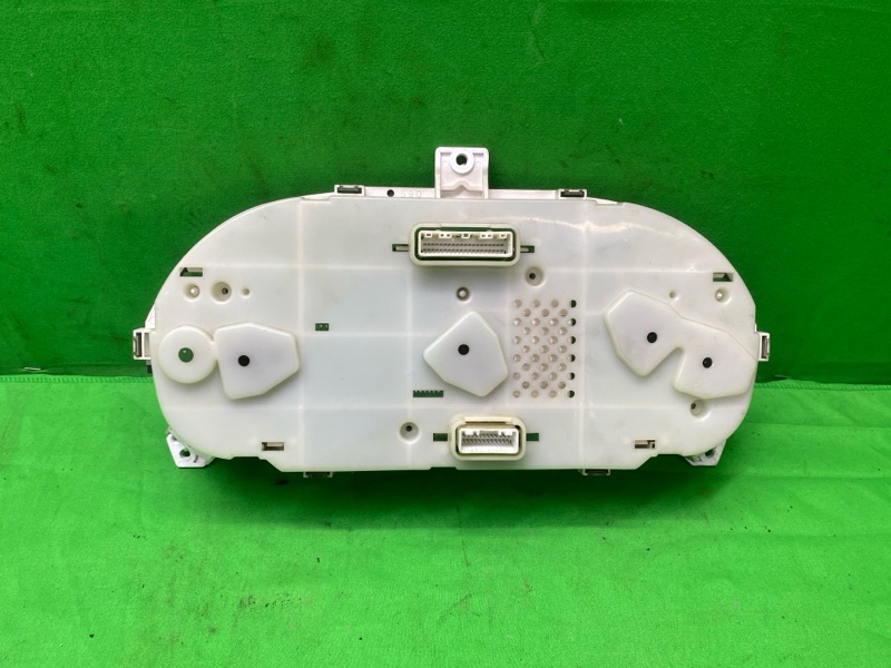 Панель приборов Dyna 2002 XZU302