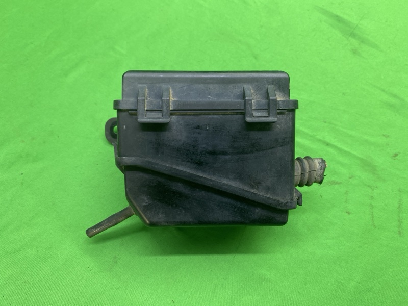Блок предохранителей Mitsubishi Canter FB510B 4G63
