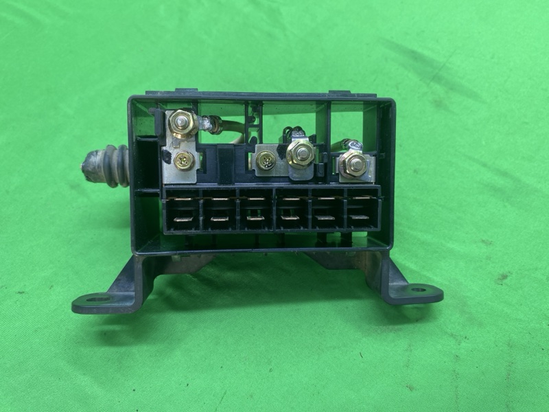 Блок предохранителей Canter 2001 FB510B 4G63