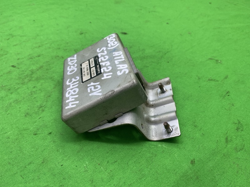 Блок управления Nissan Atlas SZ2F24 ZD30