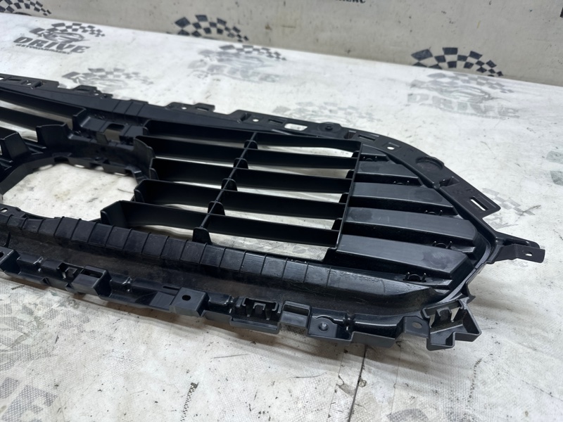 Решетка радиатора cx-8 KG2P