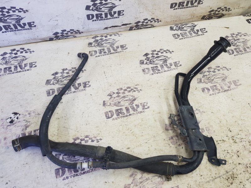 Горловина топливного бака задняя хз