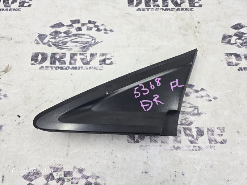 Уголок крыла передний правый HONDA Insight 2009 ZE2 LDA 75495--TM8-A010-M1 контрактная