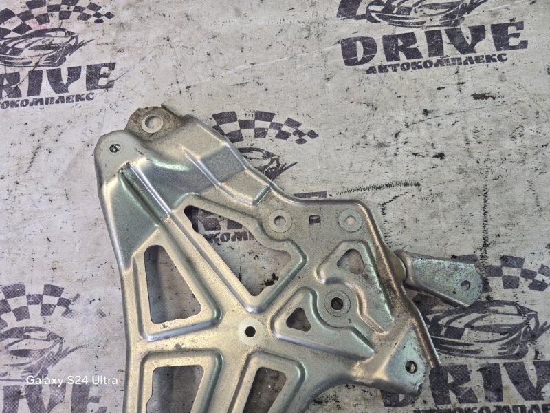 Крепление инвертора переднее Lexus RX450H GYL20W