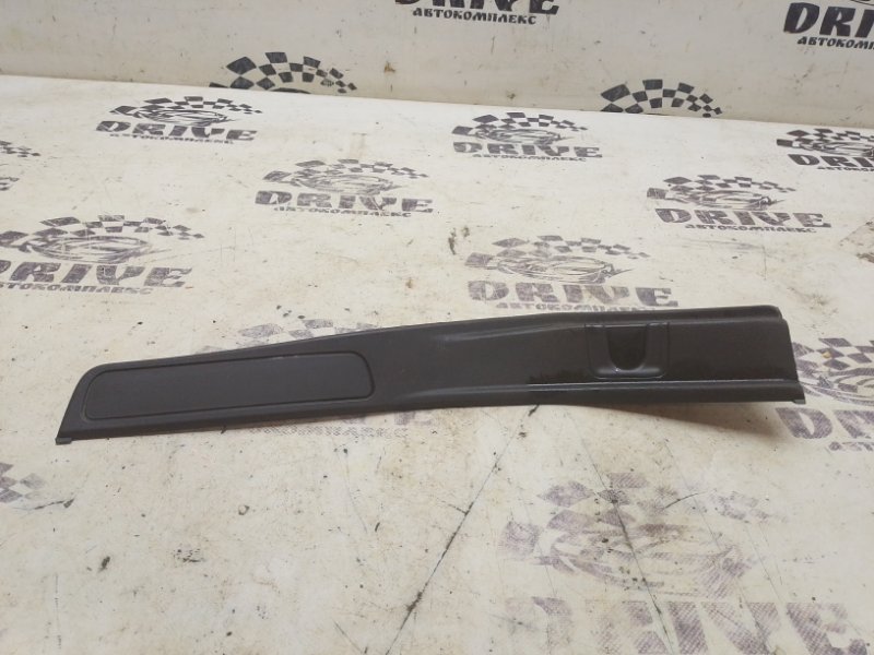 Накладка на порог задняя правая SUBARU FORESTER 2012 SHJ FB20A 94061FG020 контрактная