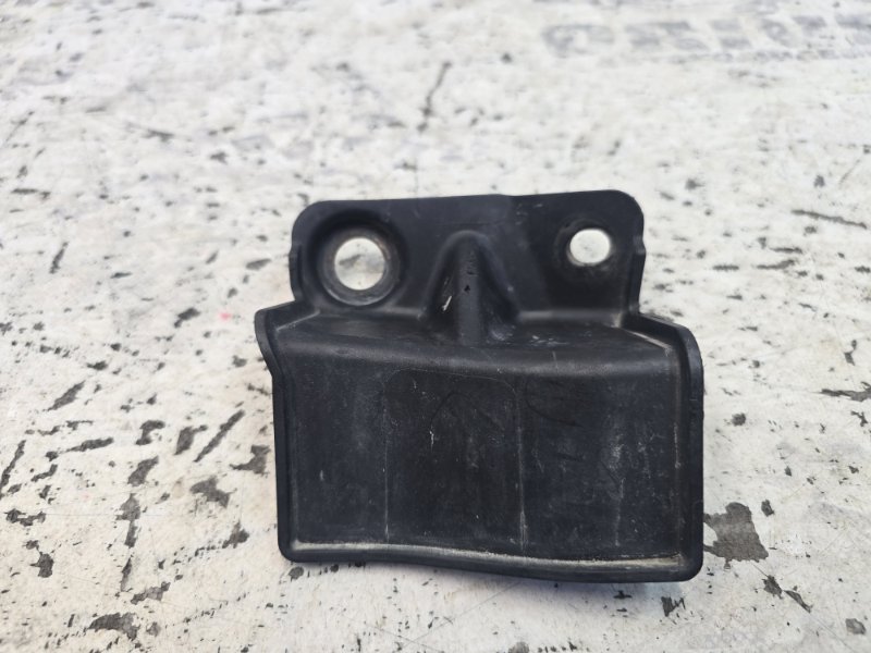 Брызговик задний левый SHUTTLE 2015 GP8 LEB