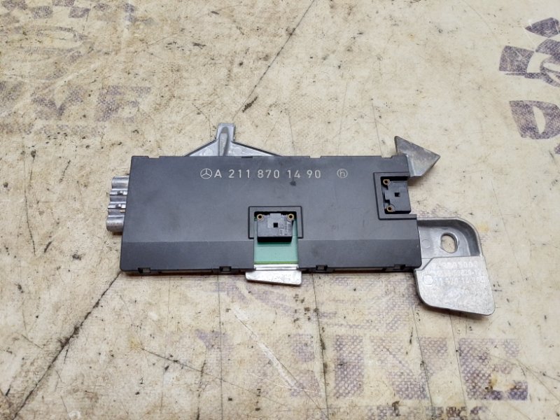 Антенный усилитель Mercedes-Benz E-Class W211 A2118701490 контрактная