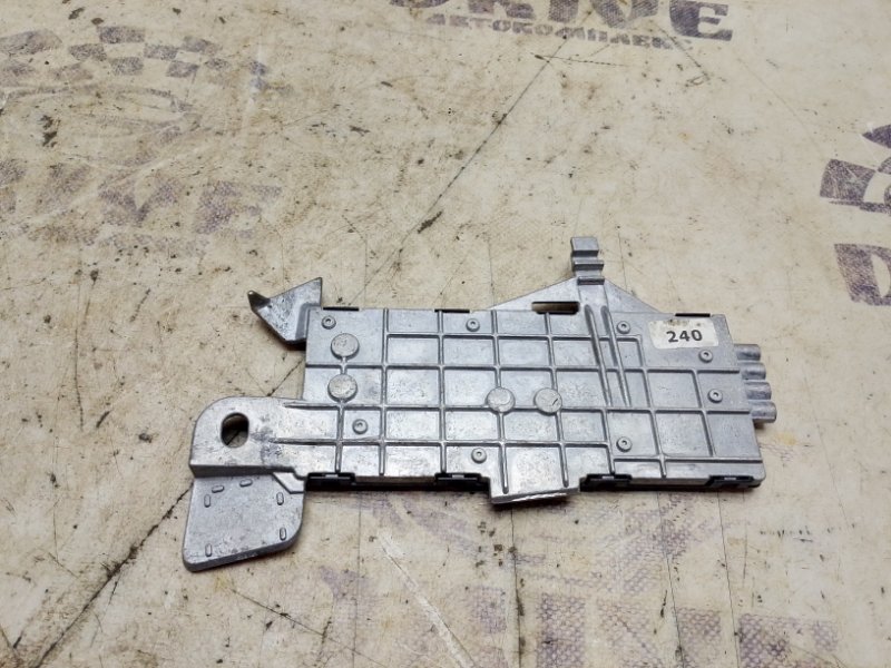 Антенный усилитель E-Class W211