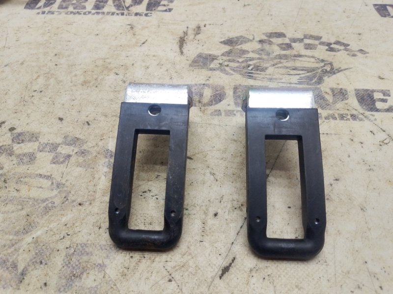 Крепление сидений заднее Mercedes-Benz E-Class W211