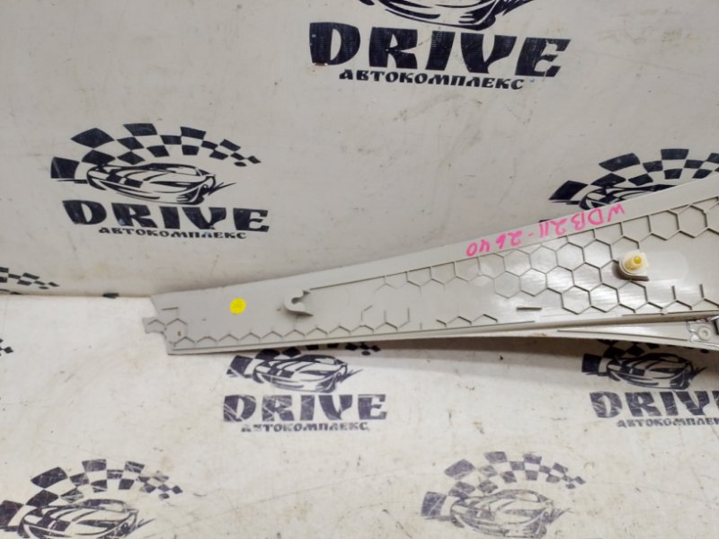 Накладка на стойку кузова задняя левая E-Class W211
