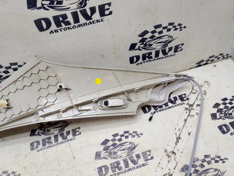 Накладка на стойку кузова задняя левая E-Class W211