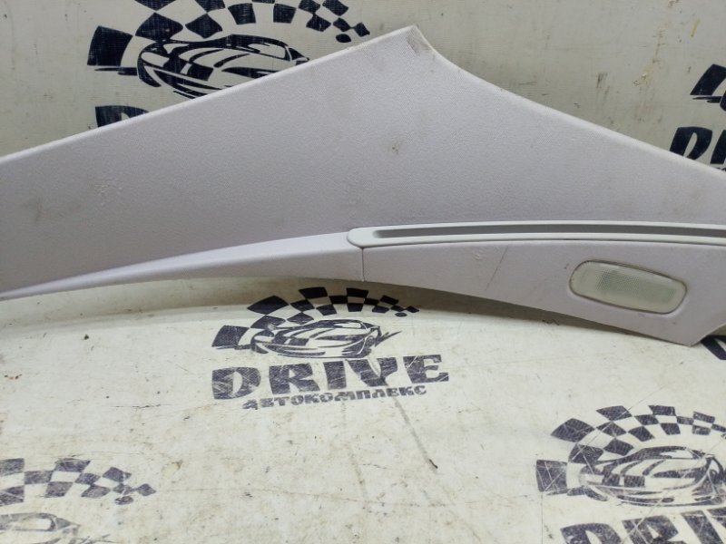 Накладка на стойку кузова задняя правая Mercedes-Benz E-Class W211