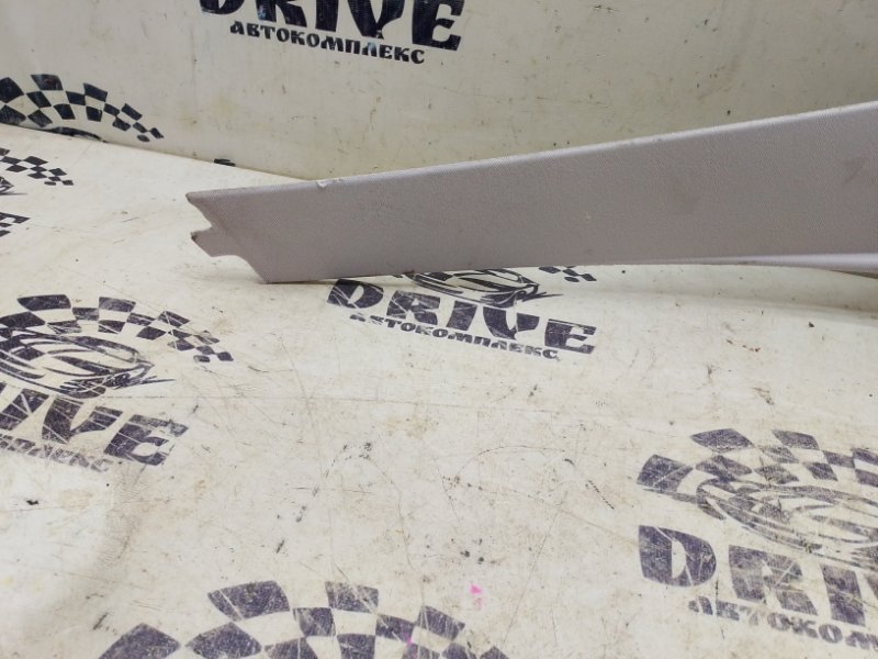 Накладка на стойку кузова задняя правая E-Class W211