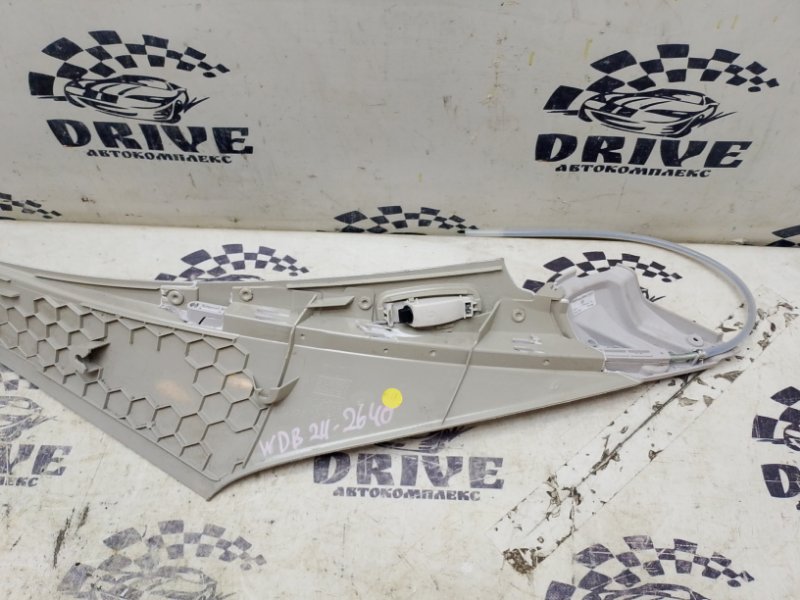 Накладка на стойку кузова задняя правая E-Class W211