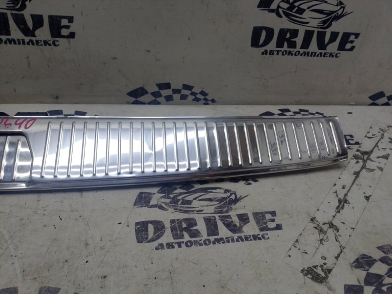 Накладка замка багажника задняя E-Class W211