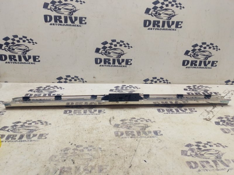 Накладка замка багажника задняя E-Class W211