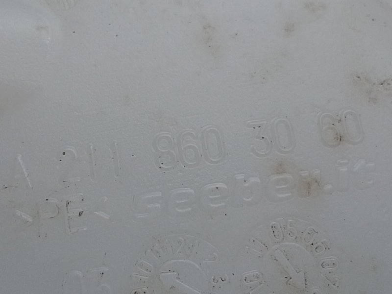 Бачок омывателя E-Class W211